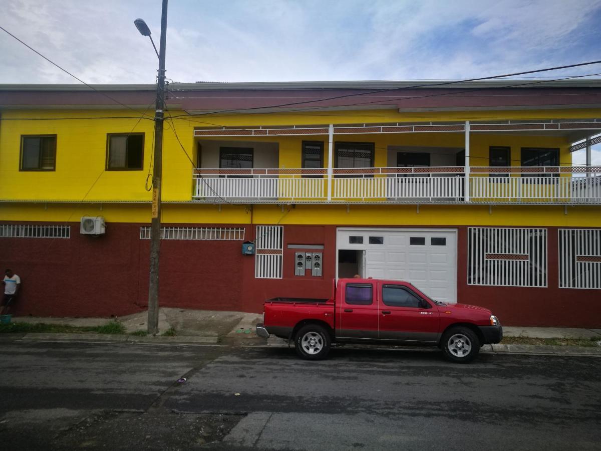 Aptos Casa Caribe, Habitaciones Privadas En Aptos Compartidos & Aptos Completos Con Auto Entrada Puerto Limon Exterior photo